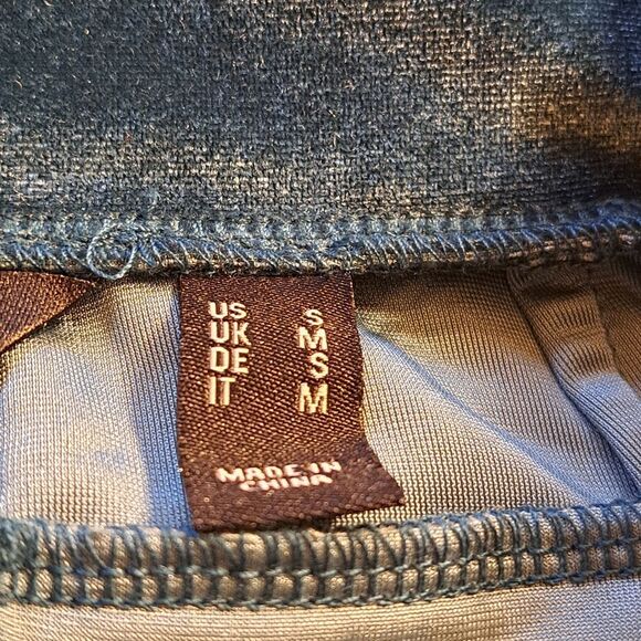 ISAAC MIZRAHI LIVE! HOLIDAY GREEN SLIM PULL ON COMFORT VELVET PANTS  - NWOT SZ S - Picture 14 of 16